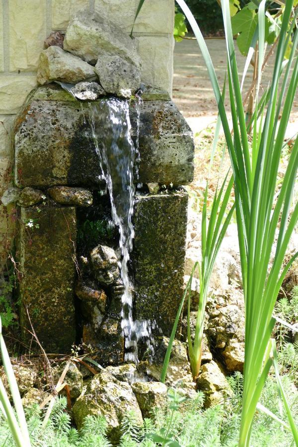 Le Logis Des Quatre Puits Bed & Breakfast Neuvicq-Montguyon Exterior foto