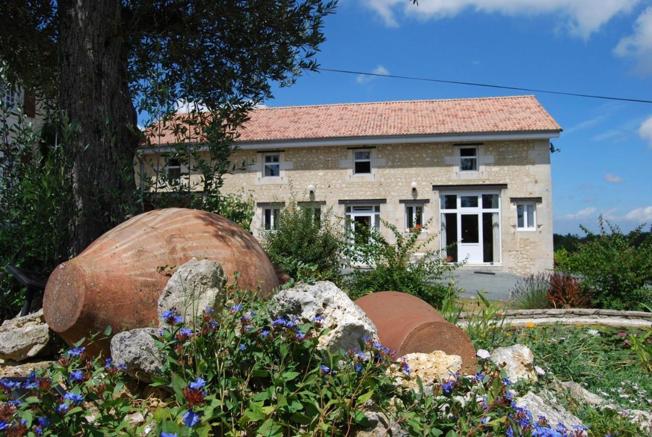 Le Logis Des Quatre Puits Bed & Breakfast Neuvicq-Montguyon Exterior foto