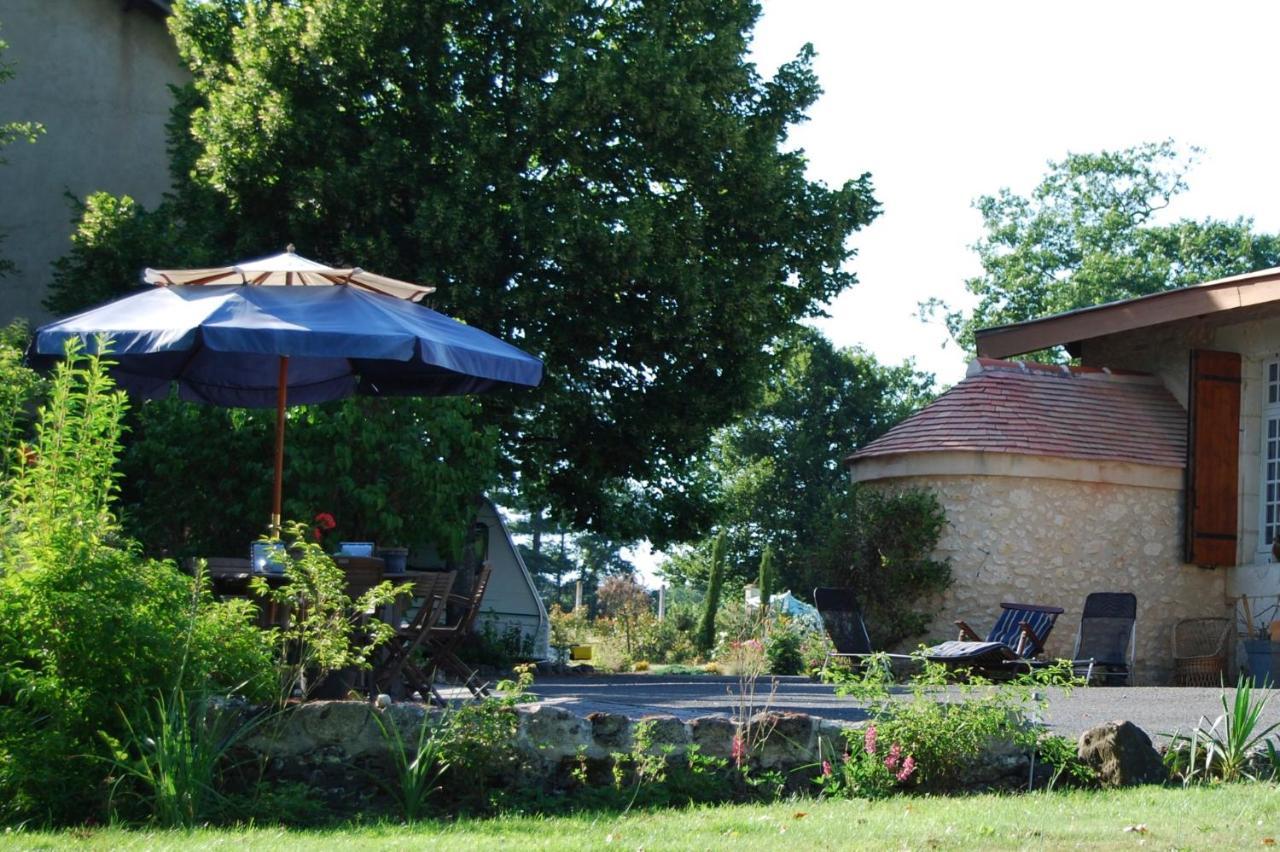 Le Logis Des Quatre Puits Bed & Breakfast Neuvicq-Montguyon Exterior foto