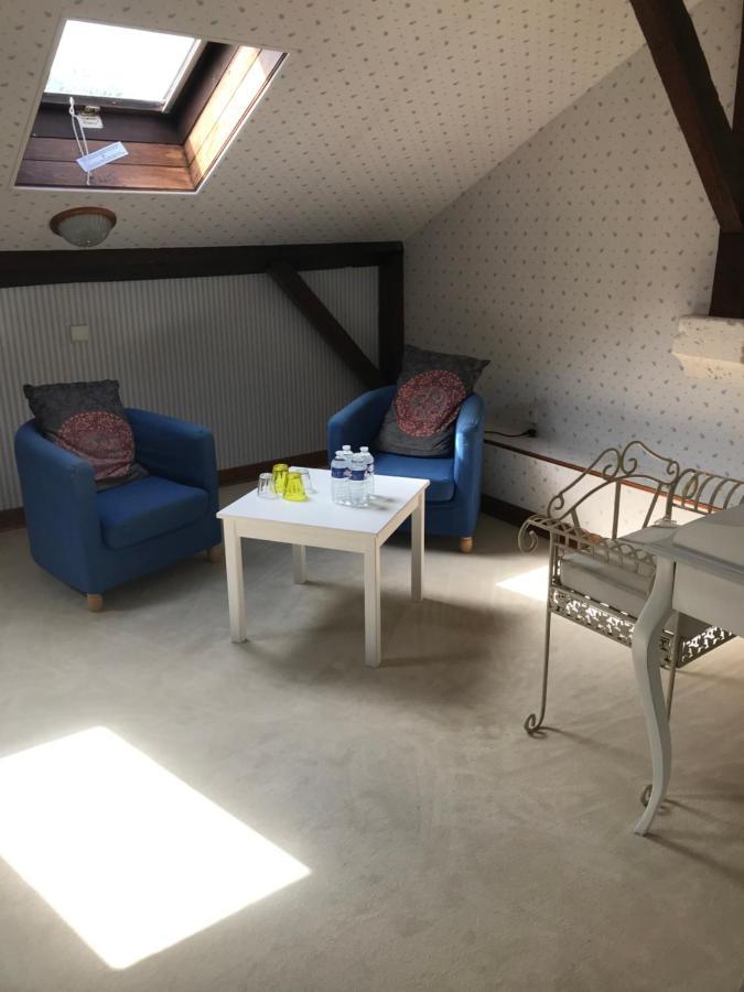 Le Logis Des Quatre Puits Bed & Breakfast Neuvicq-Montguyon Exterior foto