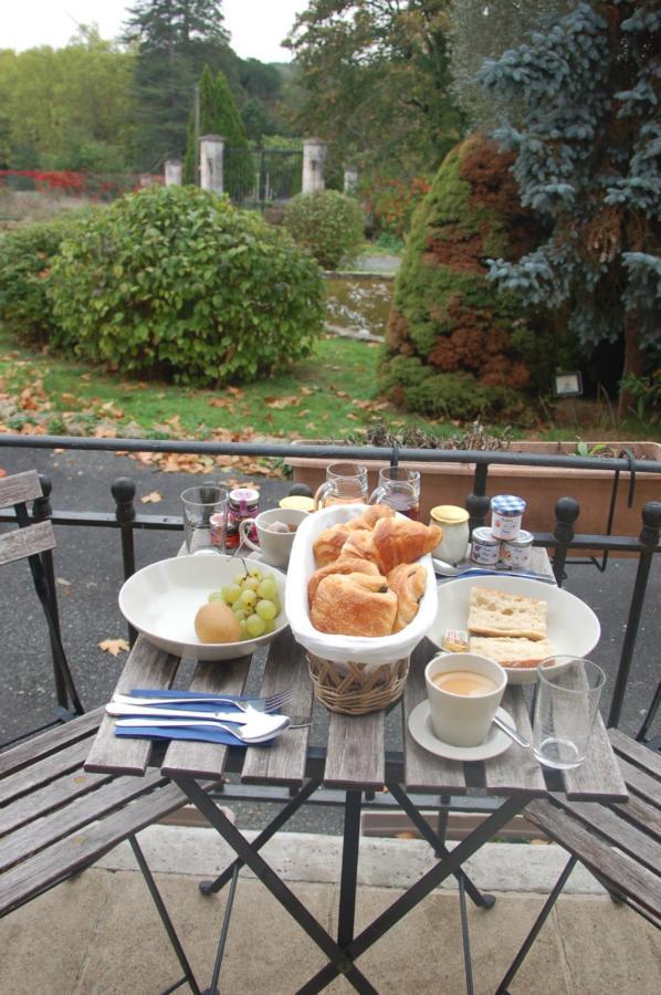Le Logis Des Quatre Puits Bed & Breakfast Neuvicq-Montguyon Exterior foto