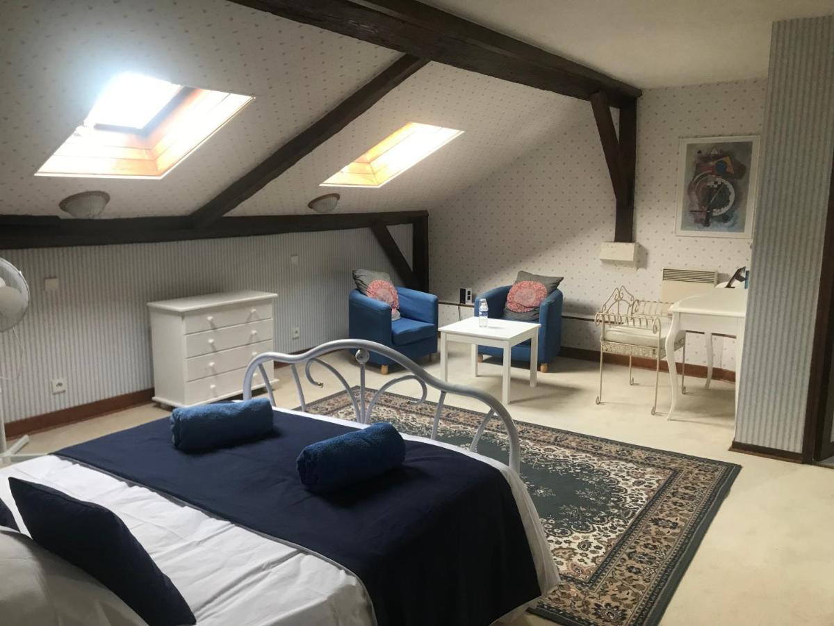 Le Logis Des Quatre Puits Bed & Breakfast Neuvicq-Montguyon Exterior foto