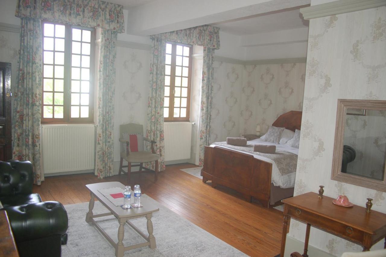 Le Logis Des Quatre Puits Bed & Breakfast Neuvicq-Montguyon Exterior foto